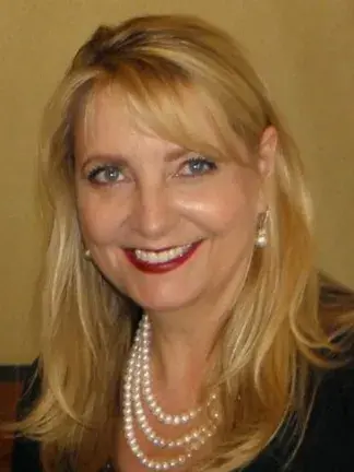 Kelly Lucera headshot Kelly Lucera headshot